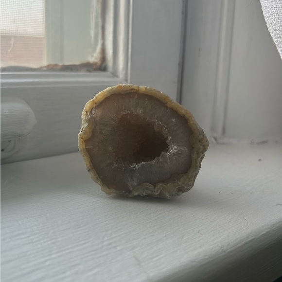 ❌✨ SOLD Quartz geode crystal FREE add on!! - Picture 3 of 3